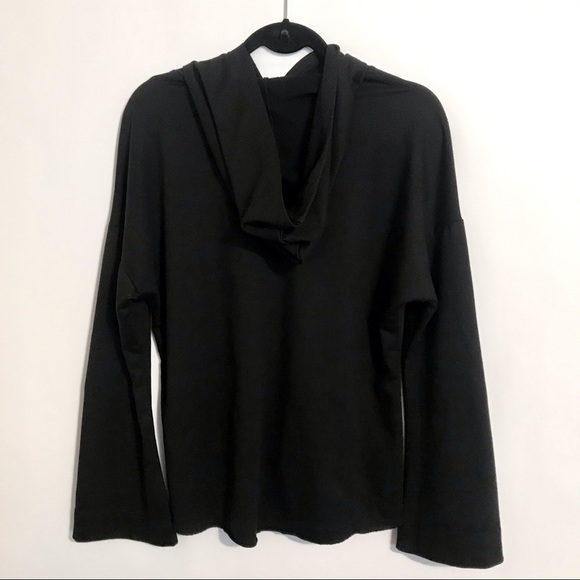 Rebellious One Sweatshirt (L) - Picture 2 of 11